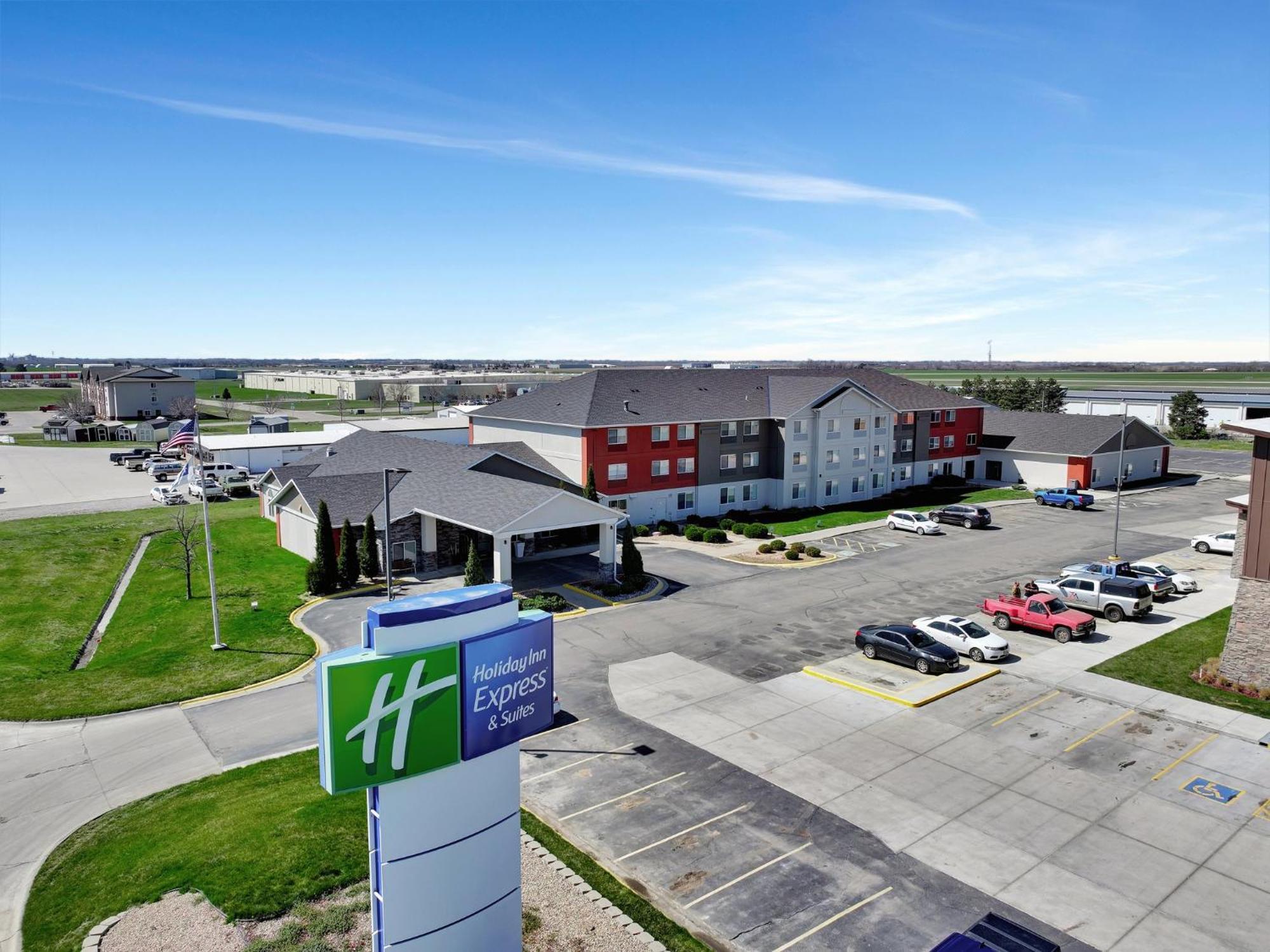Holiday Inn Express Hotel&Suites Beatrice Exterior foto