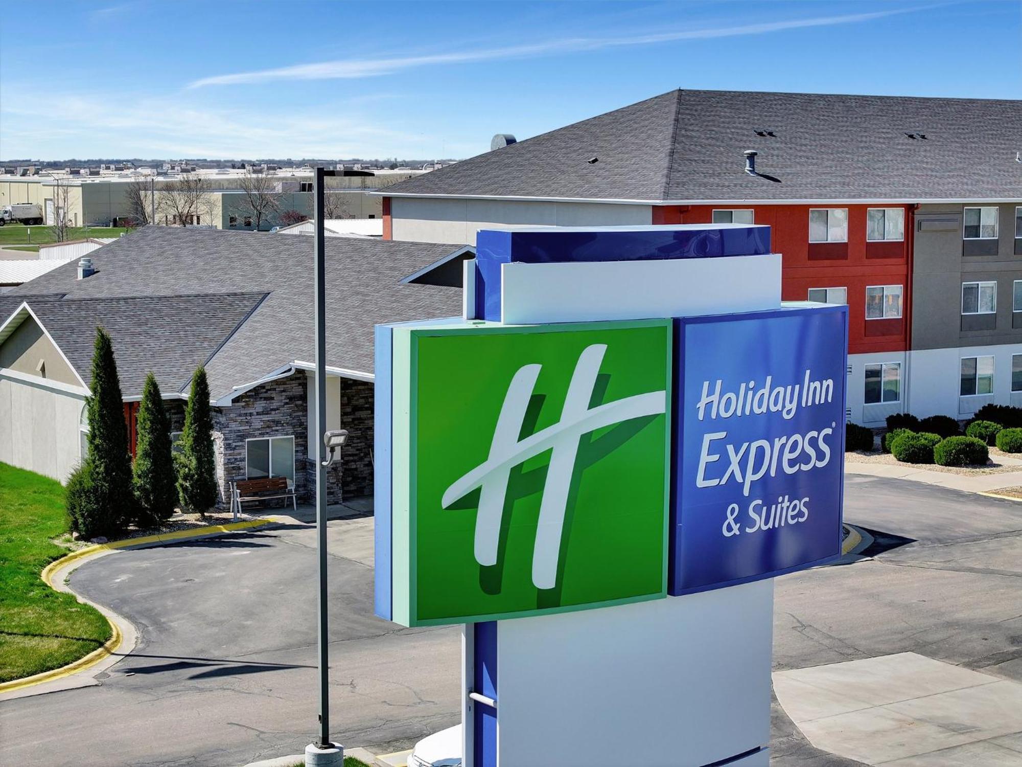 Holiday Inn Express Hotel&Suites Beatrice Exterior foto